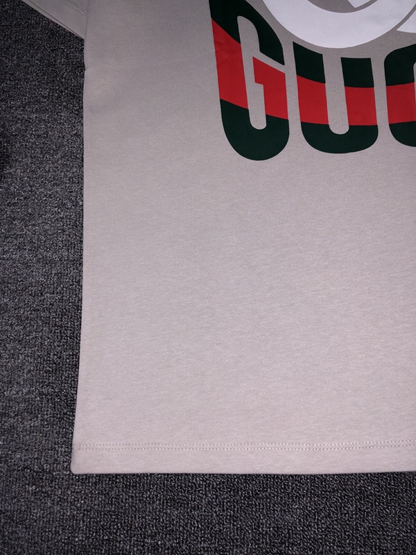 ブランドTシャツ着用イメージ